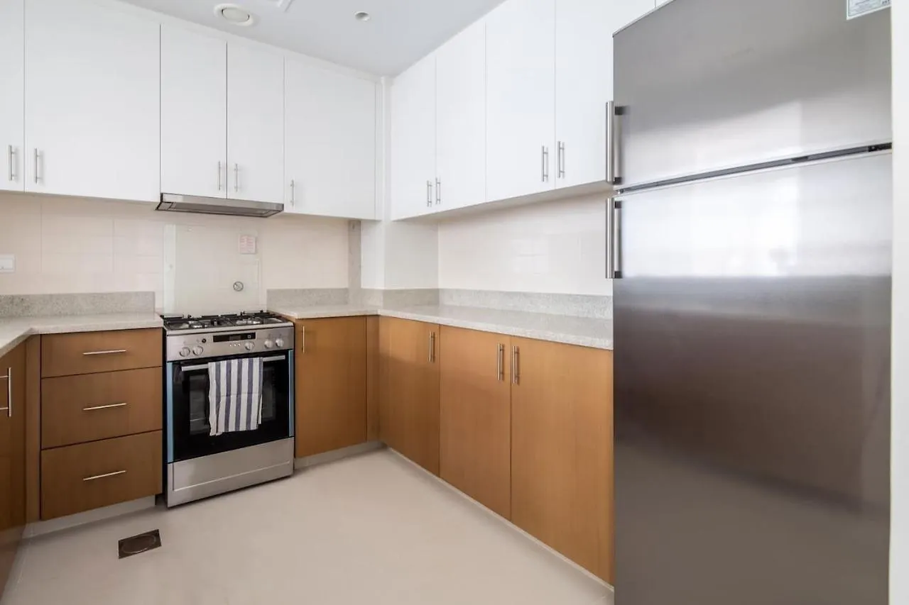 Frank Porter - Boulevard Crescent Apartment Dubai