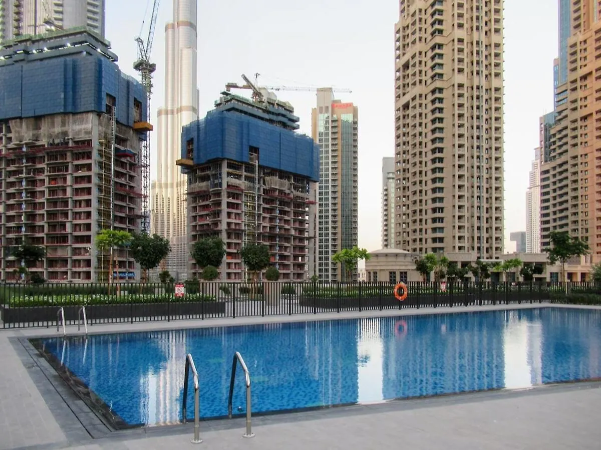 Frank Porter - Boulevard Crescent Apartment Dubai